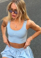 Mae - Dopasowany crop top Baby Blue