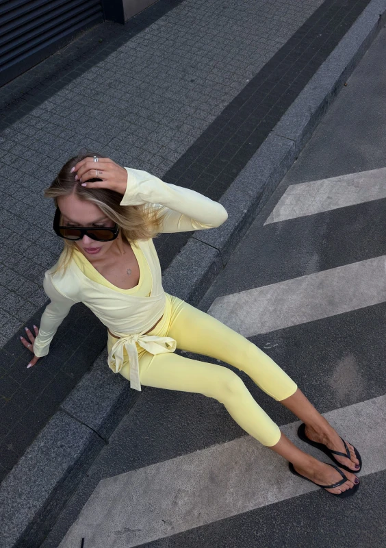 Yoga Wrap - Kopertowy top z wiązaniem Yellow