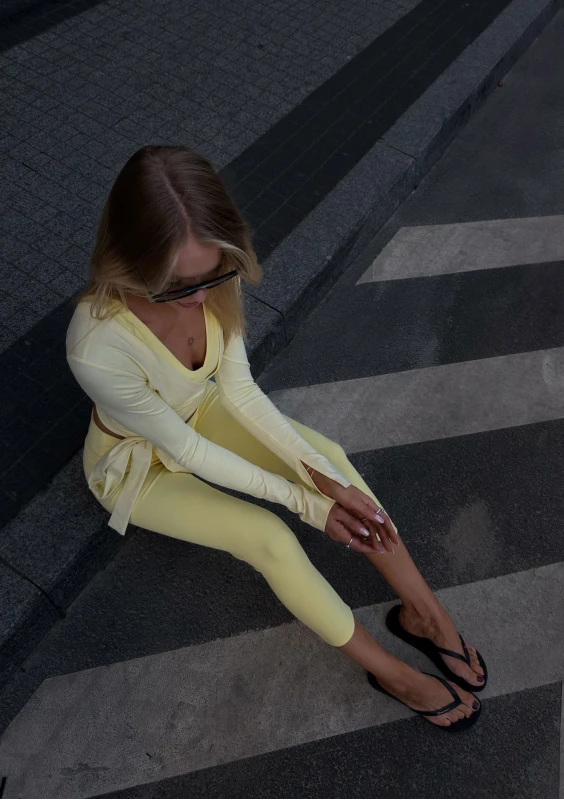 Yoga Wrap - Kopertowy top z wiązaniem Yellow
