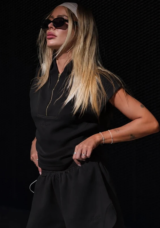 Elan - Black zip up sleeveless sweatshirt