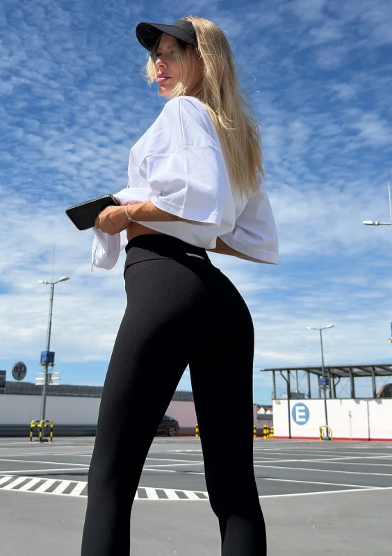Hi Pure Capri - Czarne legginsy damskie midi treningowe - Mosquito