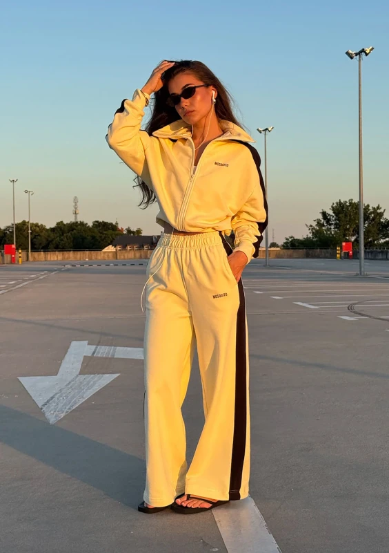 Cano Stripe - Żółta bluza damska rozpinana ze stójką - Mosquito
