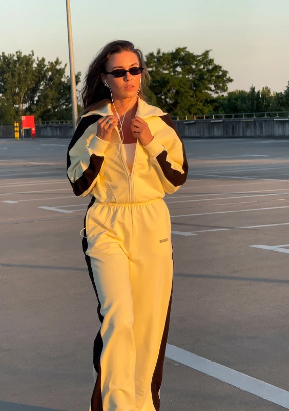 Cano Stripe - Bananowy dres damski z bawełny - Mosquito