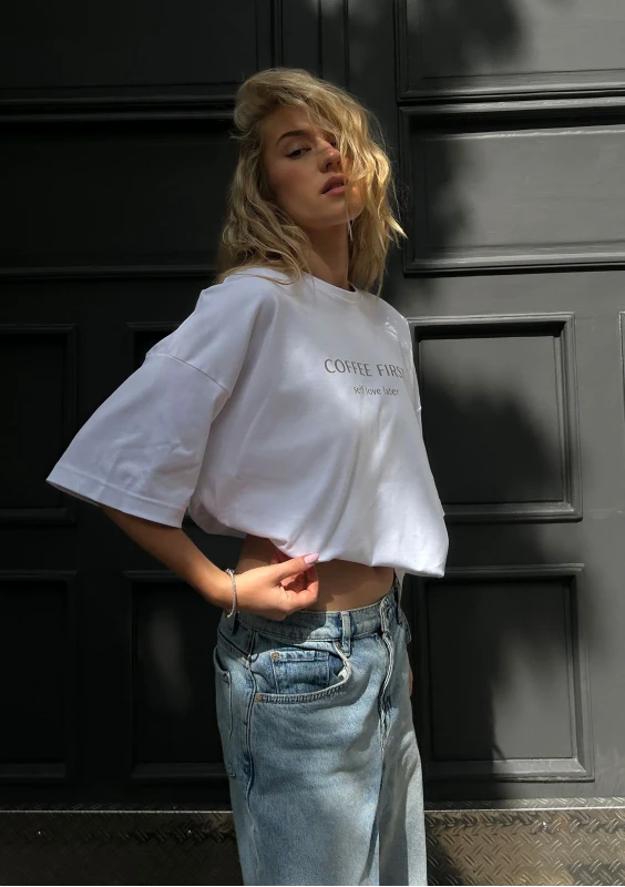 Ace - Basicowy T-shirt damski oversize z bawełny z napisem - Mosquito