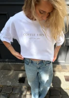Ace - Koszulka oversize "Coffee First" Biała