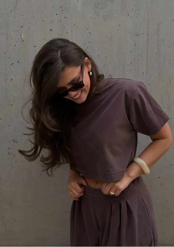 Nove - Brown modal T-shirt with shoulder pads