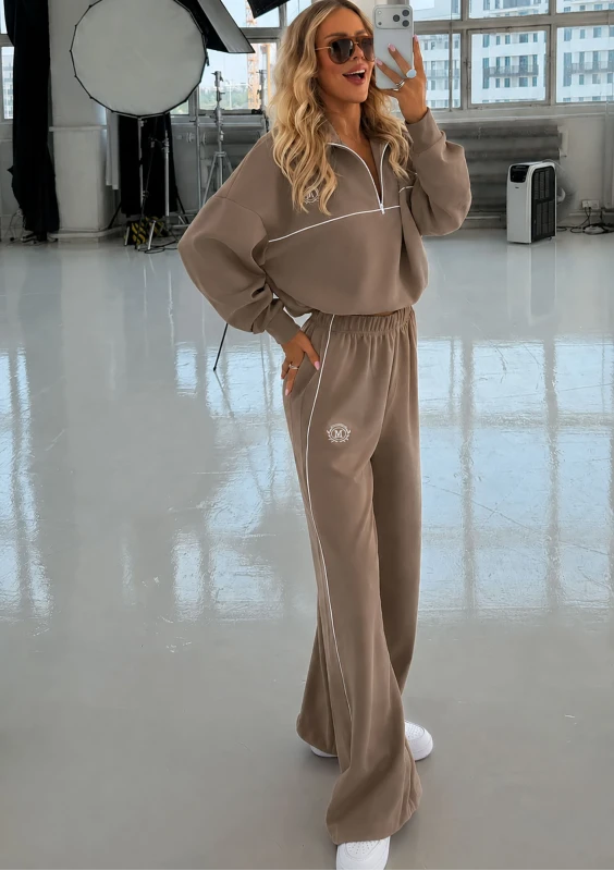 Track Club - Vintage latte beige sweatpants