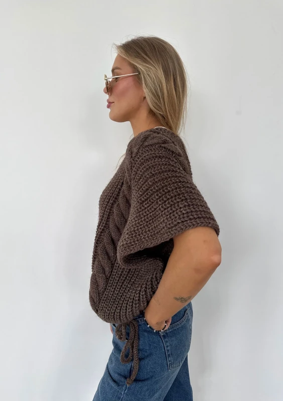 Loom - Sweter oversize o kroju poncho z warkoczem Brązowy