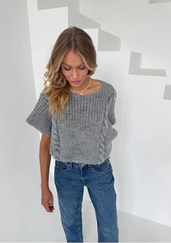 Loom - sweter oversize o kroju poncho z warkoczem Szary