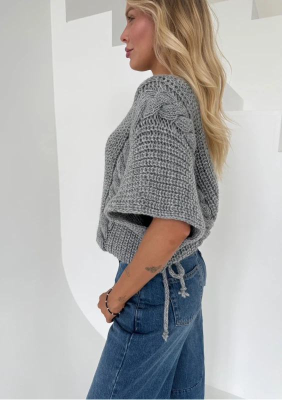 Loom - sweter oversize o kroju poncho z warkoczem Szary