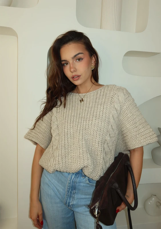 Loom - sweter oversize o kroju poncho z warkoczem Beżowy