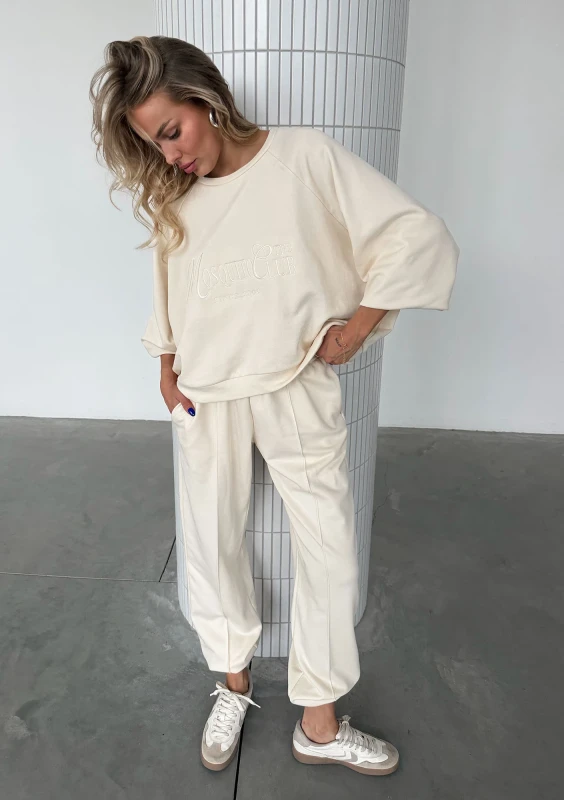 Leni - Bluza oversize z haftem Creamy