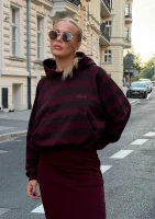 Levi - Bluza kangurka z kapturem w paski Deep Cherry