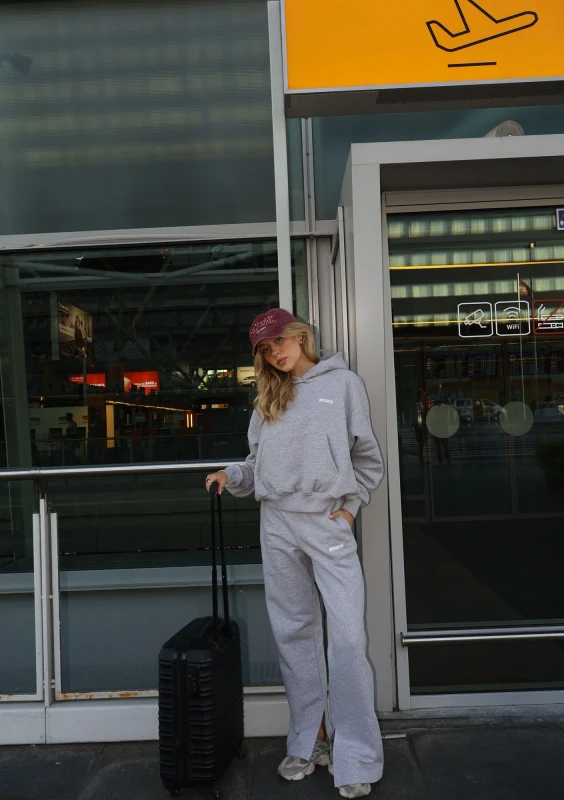 Levi - Spodnie dresowe z prostą nogawką i rozcięciem  Grey Melange