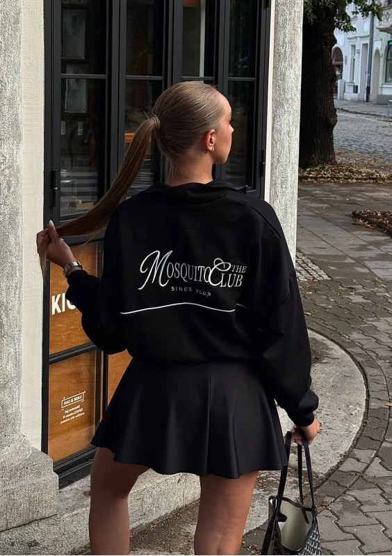 Court - Czarna spódnica mini ze spodenkami - Mosquito