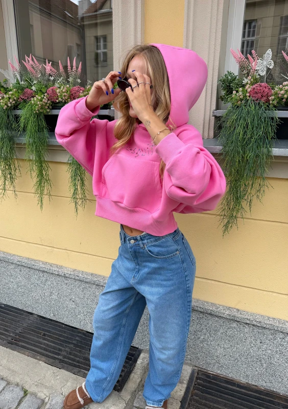 Gem - Short pink jumper with a hood and a pocket