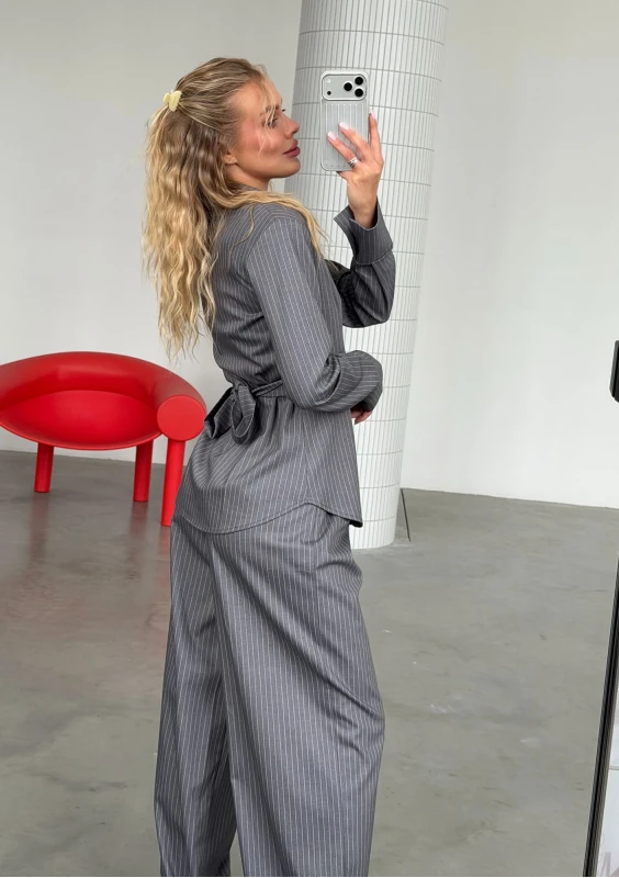 Soho - Grey striped shirt with shoulder pads