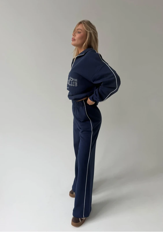 Union - Vintage style wide monaco navy blue sweatpants