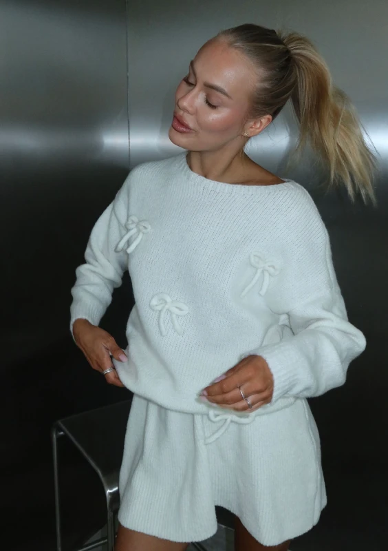 Belle - Ecru sweater with ribbons