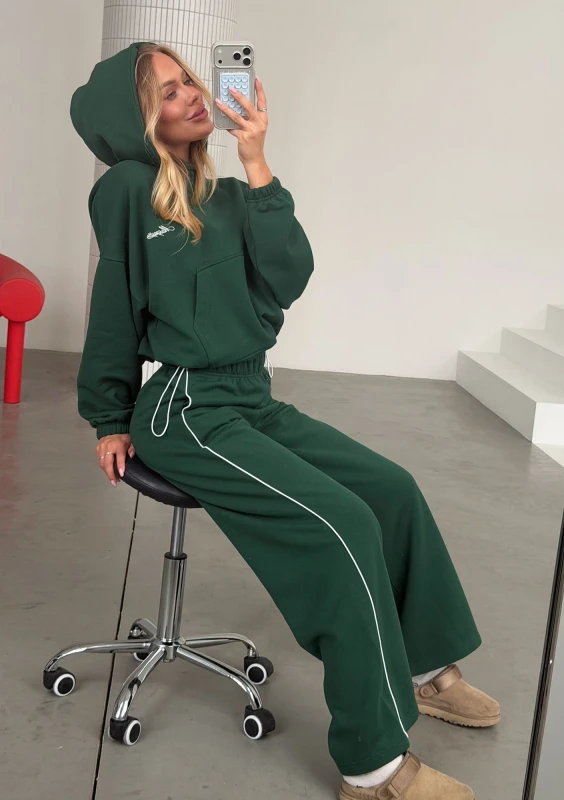 Daily - Vintage style hunter green sweatshirt