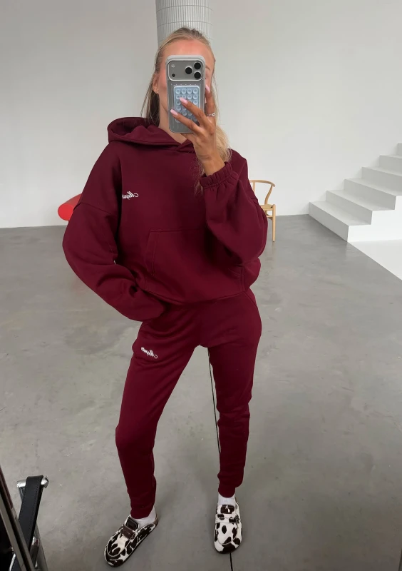 Daily - Vintage style deep cherry red sweatshirt