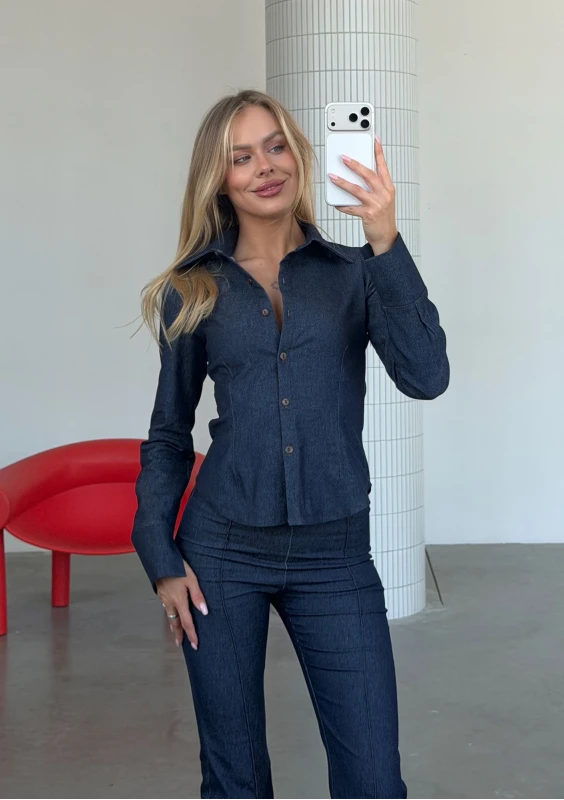 Carter - Fitted navy blue denim shirt with a tie