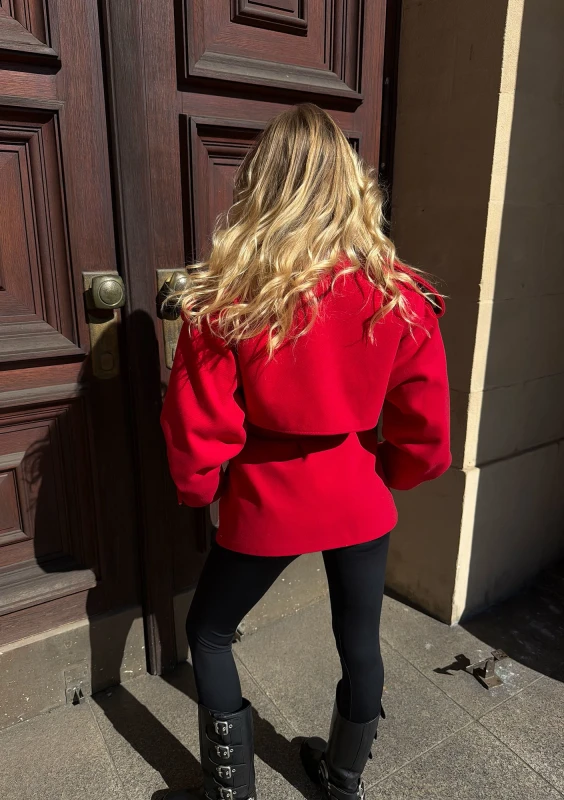 Blair - Short red coat
