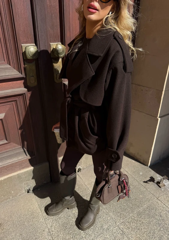 Blair - Short brown coat