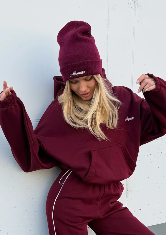 Beanie - Claret beanie with an embroidered logo