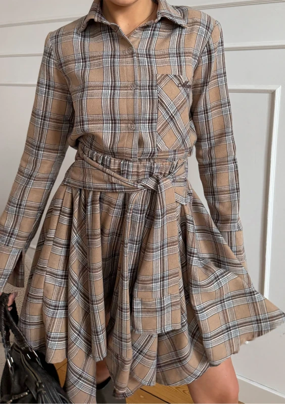 Aster - Shortened latte beige checked shirt