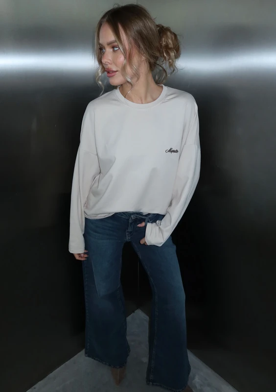 Rowe - Beige longsleeve with an embroidered logo