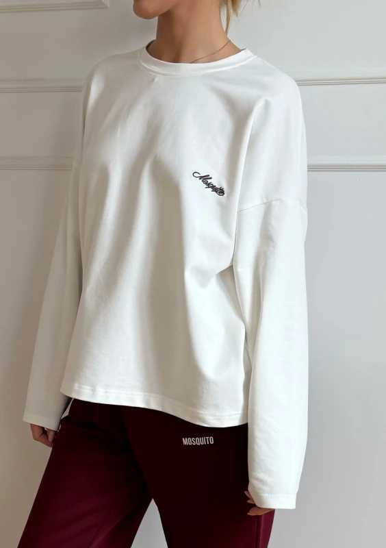 Rowe - Ecru longsleeve with an embroidered logo