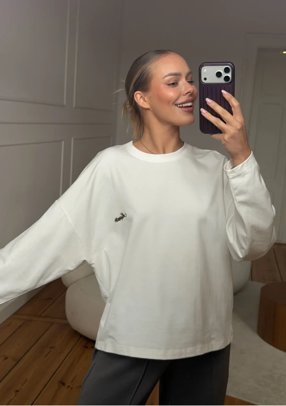 Rowe - Ecru longsleeve with an embroidered logo