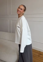 Rowe - Ecru longsleeve with an embroidered logo