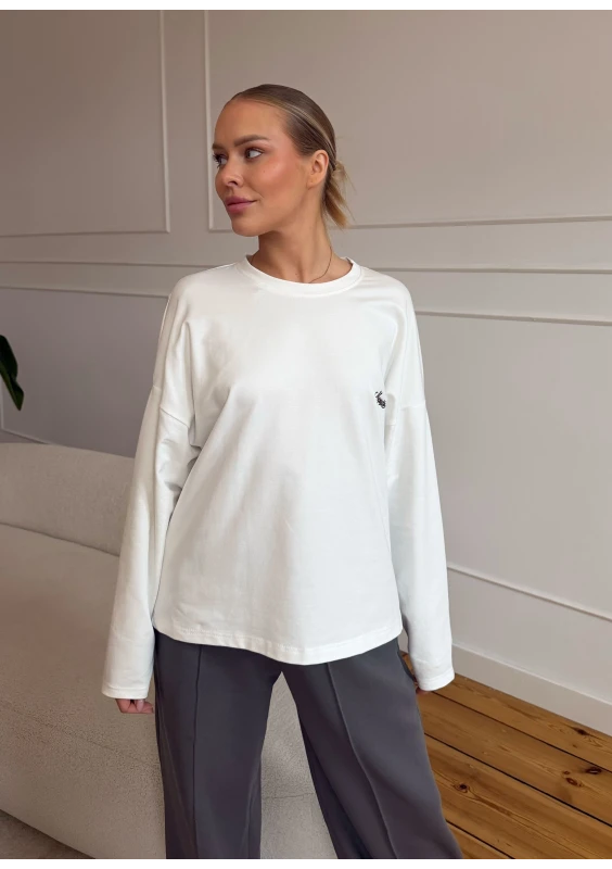 Rowe - Ecru longsleeve with an embroidered logo