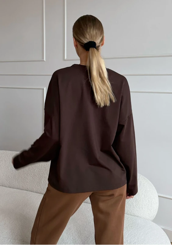 Rowe - Chocolate brown longsleeve with an embroidered logo