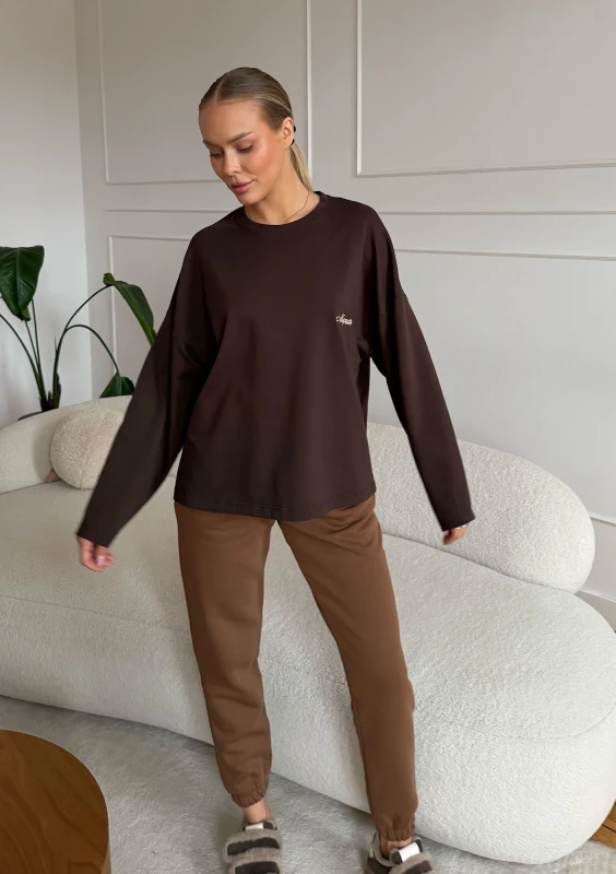 Rowe - Chocolate brown longsleeve with an embroidered logo