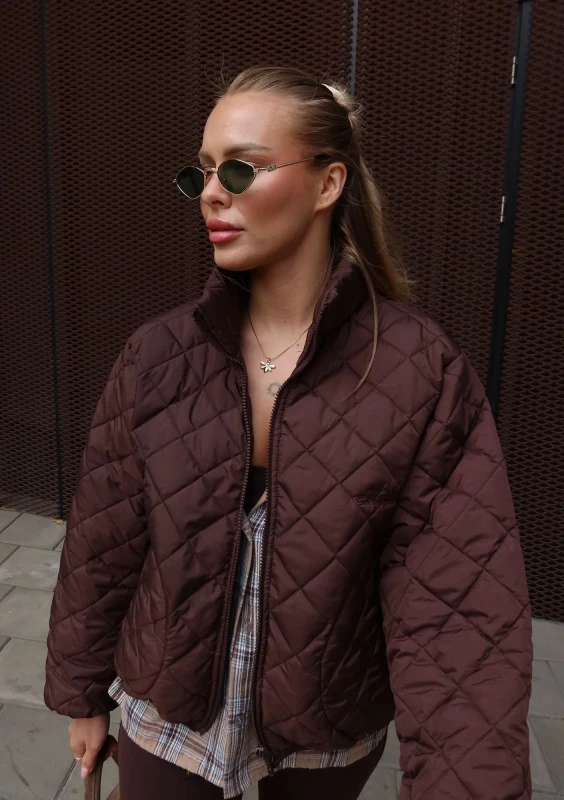 Avery - Luźna pikowana kurtka puffer Brązowa