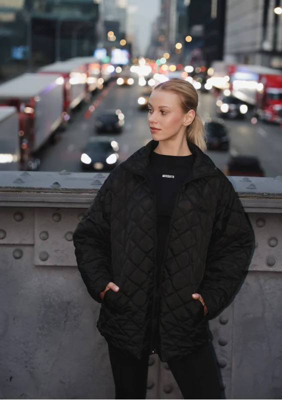 Nora - Black quilted oversized jacket